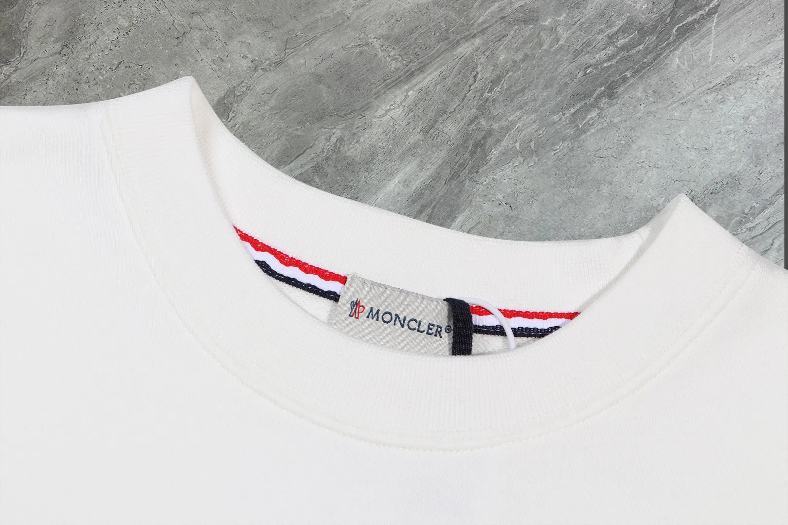 〖 𝐌𝐎𝐍𝐂𝐋𝐄𝐑~ 〗 440g ， 😎 ， ， Factory 2025 T ， ， Premium LOGO， Same Style ：Black White Size：S M L XL 2XL
